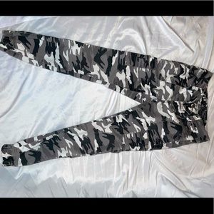 Gray camo skinny cargo jeans